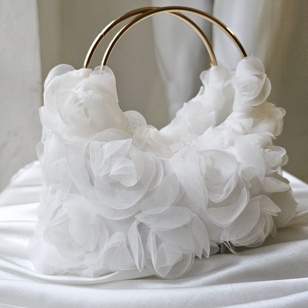 becomingmrs online collection – 1