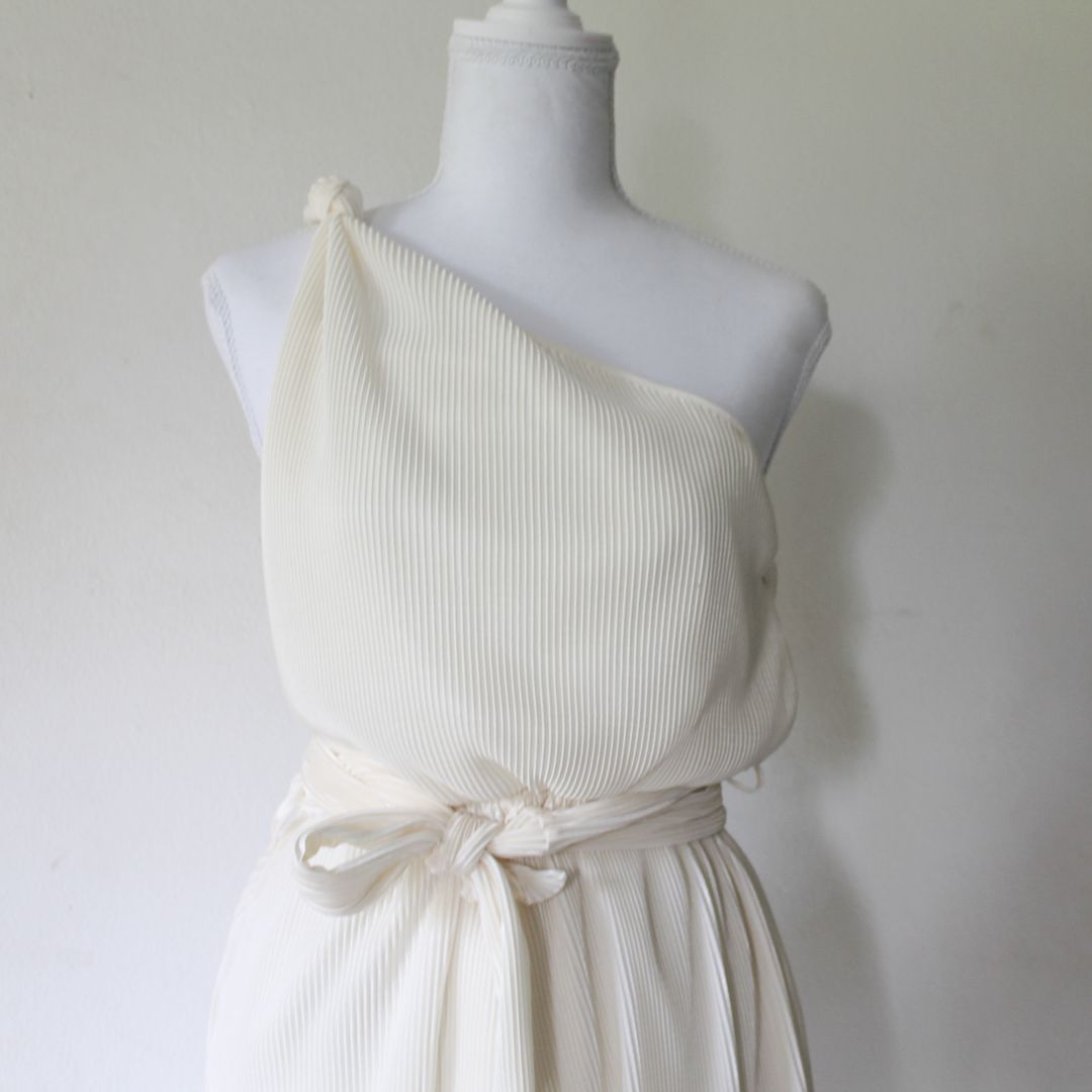 Élise One-Shoulder Pleated Romper - Image 4