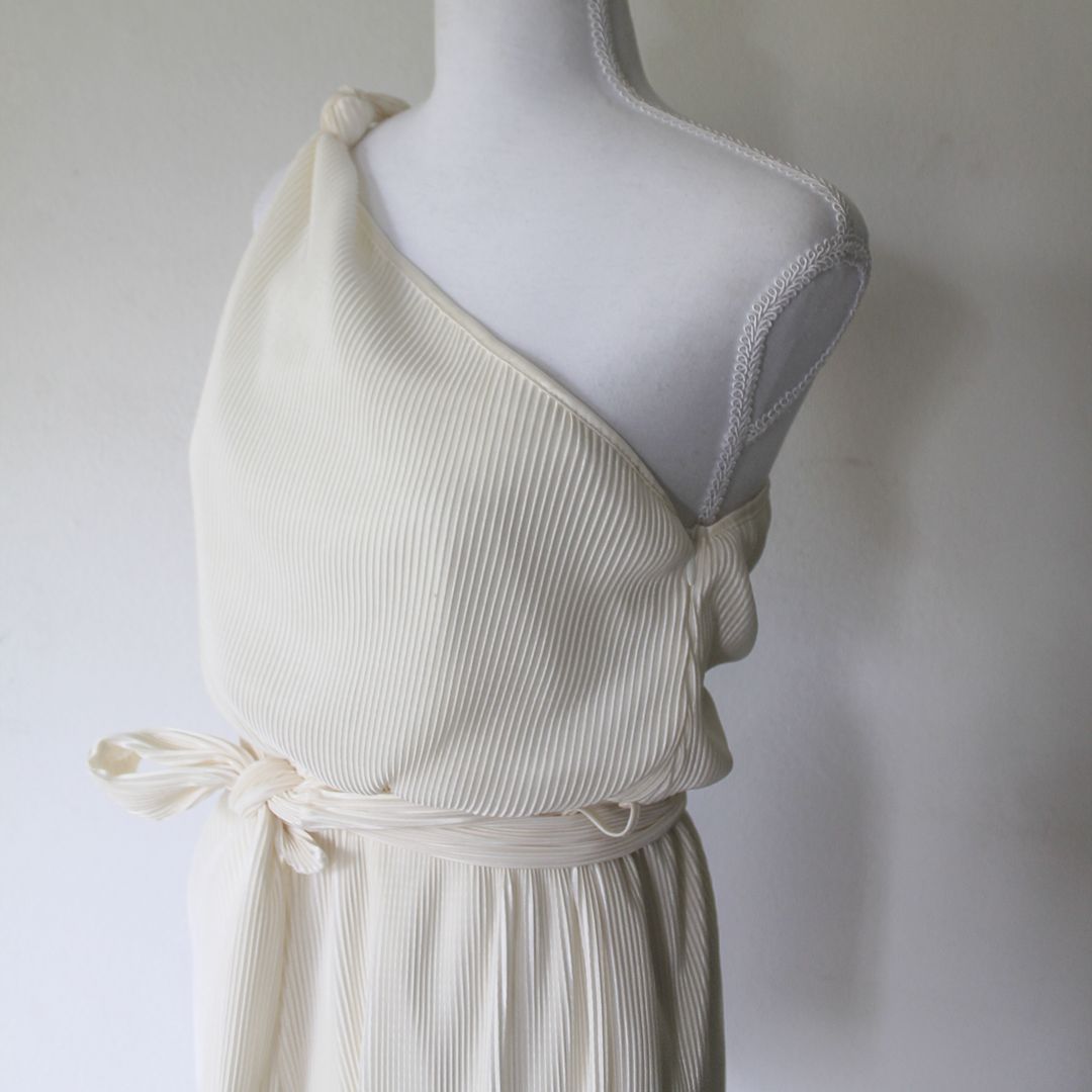 Élise One-Shoulder Pleated Romper - Image 3