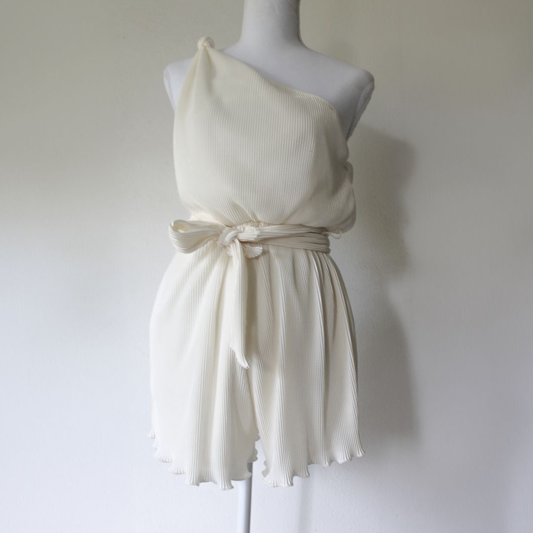 Élise One-Shoulder Pleated Romper - Image 2