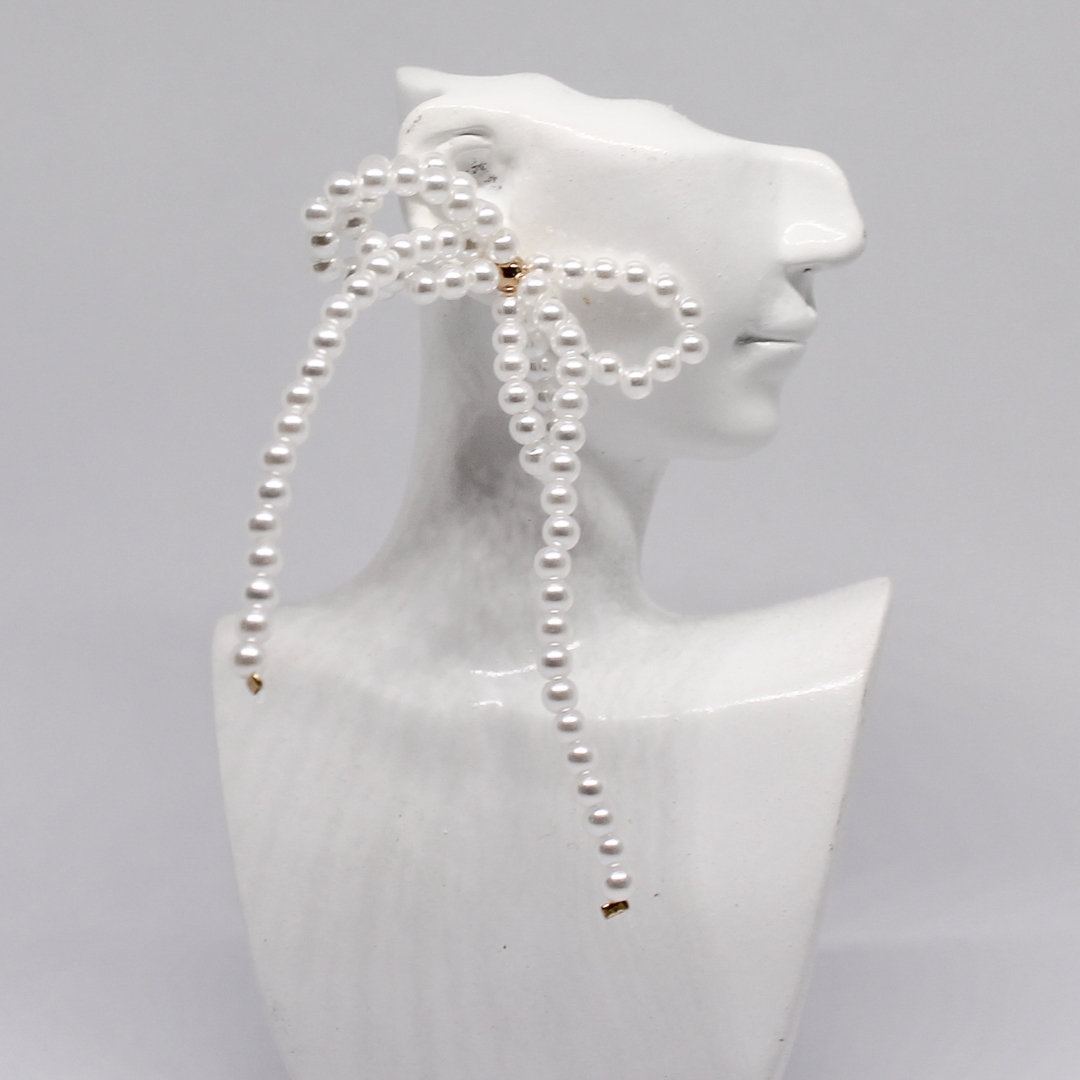Héloise Pearl Bow Earrings - Image 2