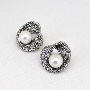 becoming mrs online Serelisse Pearl Earrings